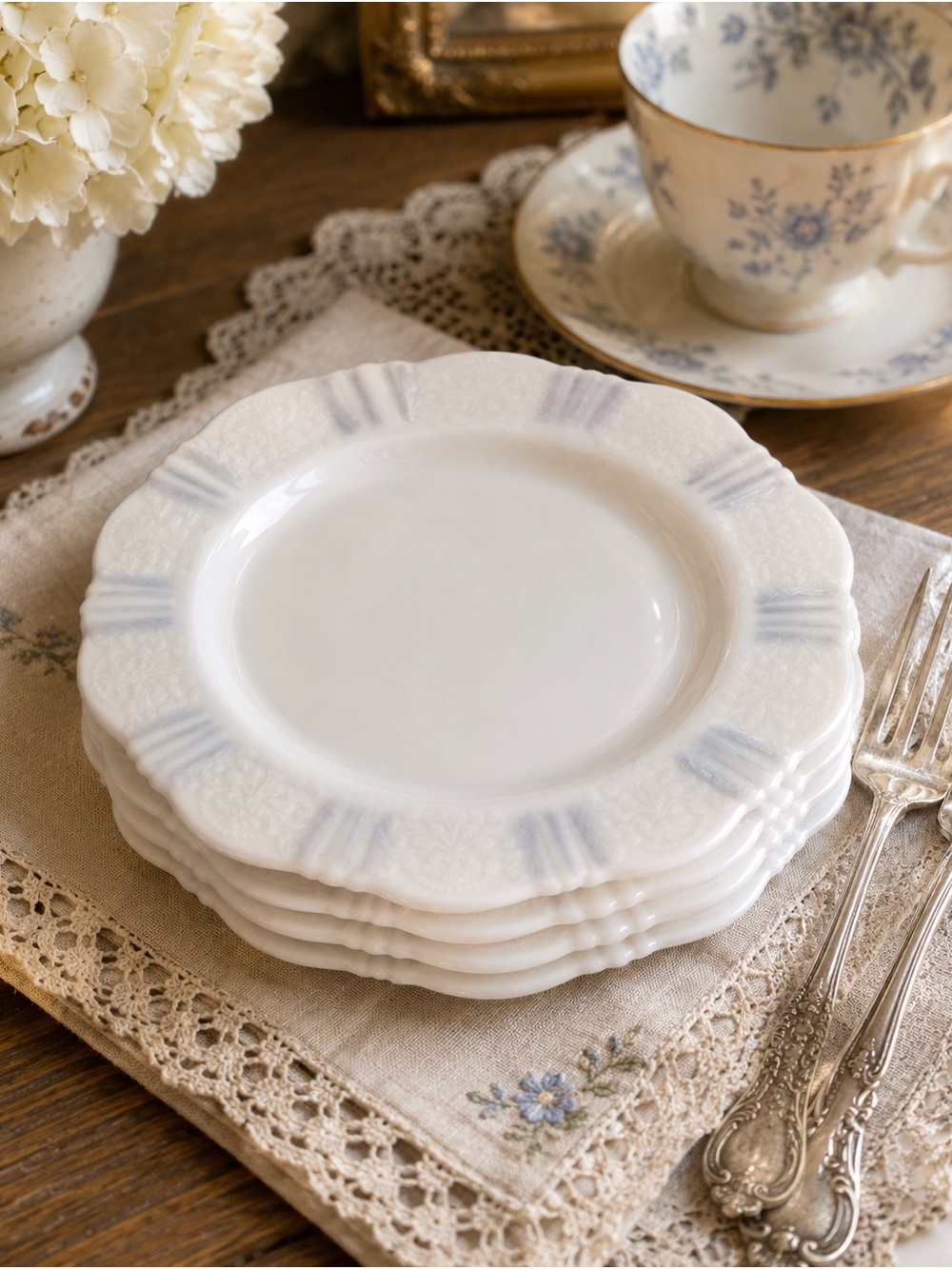 1930s Macbeth-Evans American Sweetheart Monax 9” Opalescent Plates Set of 4